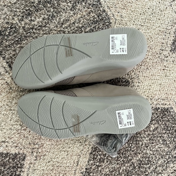 New! Clarks Sillian Emma in Sand - Picture 3 of 3